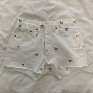 Levi’s embroidered white short
